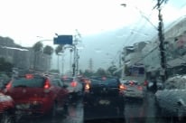 Chuva forte causa transtornos em Porto Alegre e Regi�o Metropolitana