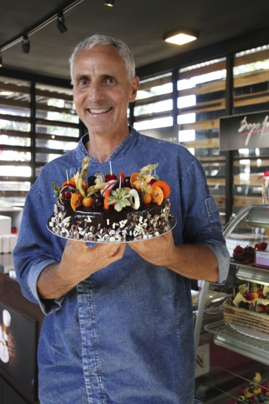  Pra gaúcho nenhum botar defeito: Diego Andino garante as sobremesas e pratos de alta gastronomia em Atlântida, no Café Savarauto