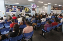 Taxa de desemprego fica em 12,9% no trimestre at� abril, revela IBGE