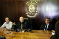 Dela��o de Basegio atinge quatro deputados estaduais