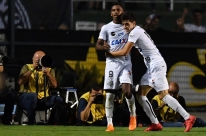 Santos conta com 'ajuda' de goleiro e gola�o de Rodrygo para vencer o Nacional