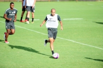 Atacante Roger, do Inter, encaminha acerto com o Corinthians