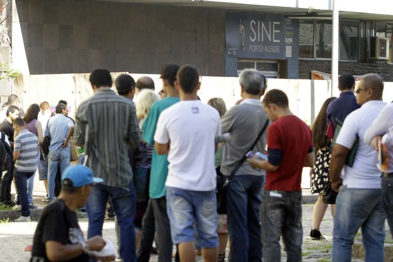 Estimativa é que 13,8 milhões de brasileiros fiquem sem emprego