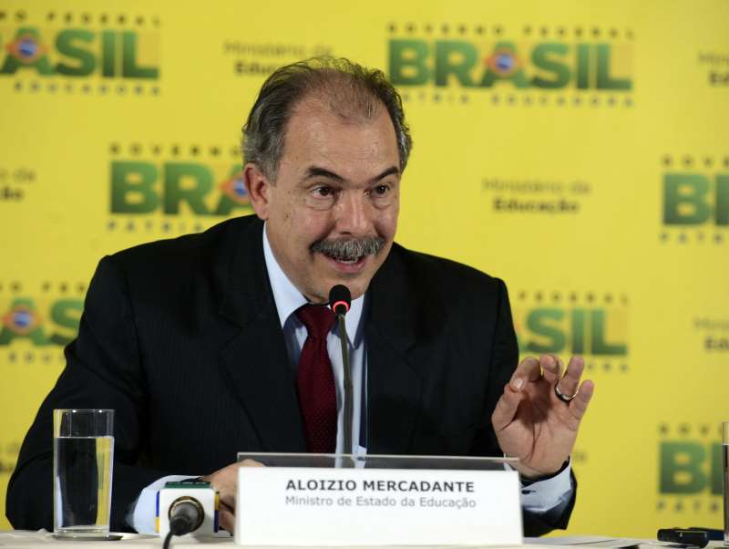 Mercadante foi escolhido por Dilma para ser o interlocutor do governo "junto à Odebrecht"