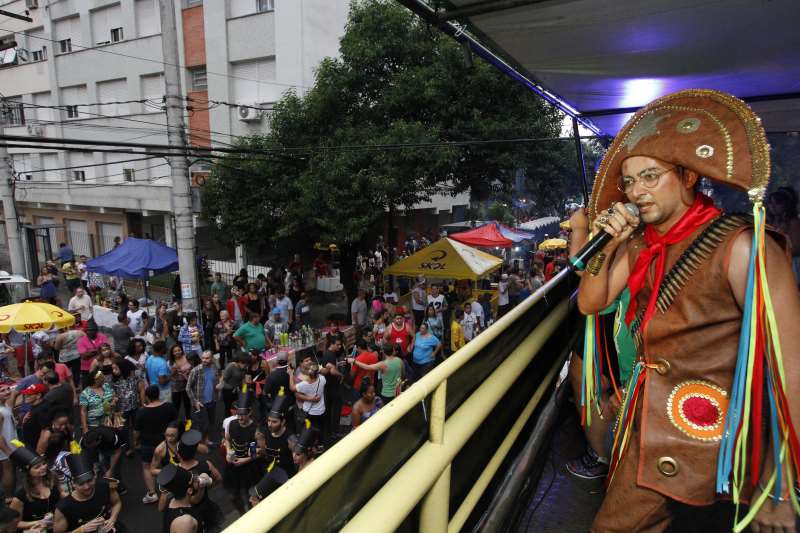 No ano passado, o tema do enredo de Carnaval do Bloco Maria do Bairro foi inspirado no Canga�o