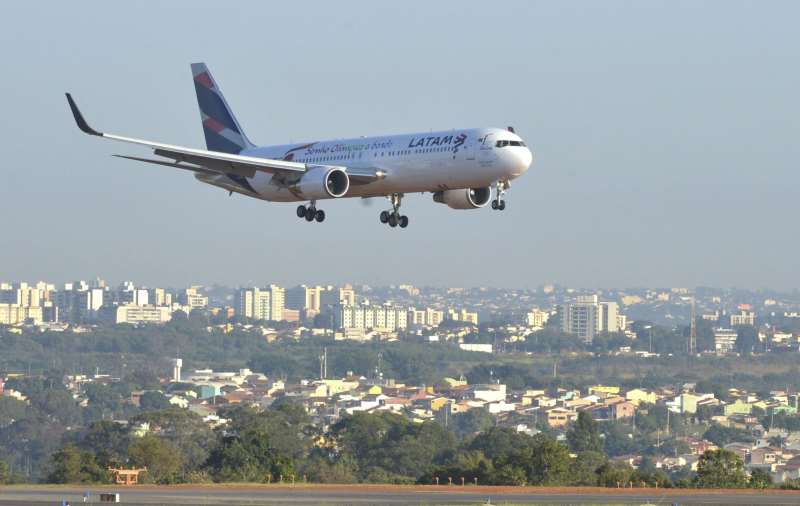 Companhias aéreas estrangeiras reduziram oferta de voos no País