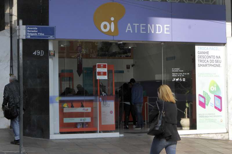 fotos de fachadas de lojas de telefones celulares das operadoras atuais.

na foto: Loja da Oi, na avenida Salgado Filho, 49
