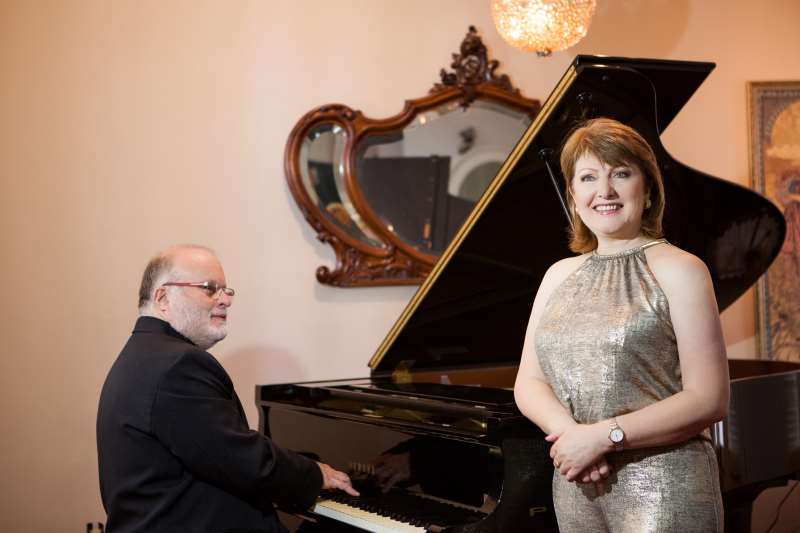 Ney Fialkow e Angela Diel participam de recital no Santander Cultural